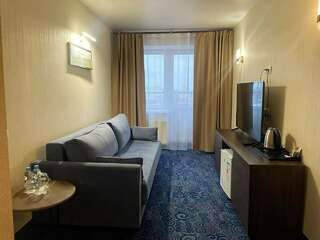 Гостиница Охтинская Санкт-Петербург Джуниор сьют семейный-3